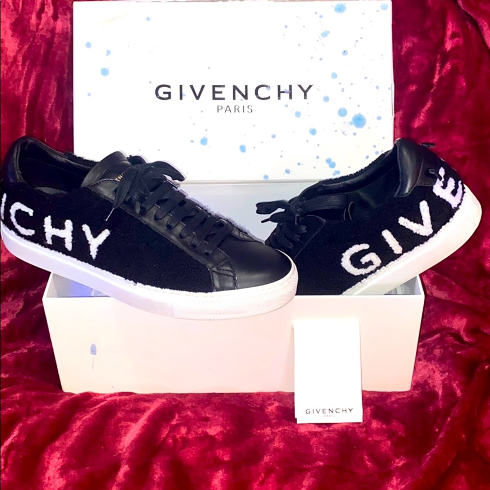 Givenchy Urban Street Sneaker (size42-10US)